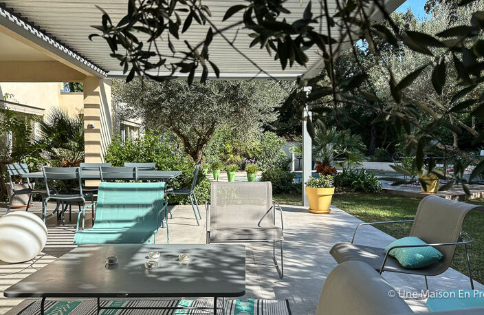 Maison contemporaine avec piscine et garage à Villeneuve les avignon — photo 5
