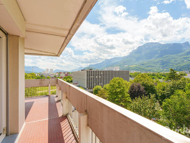 Dernier étage, vue dégagée, balcon 16m² — photo 1