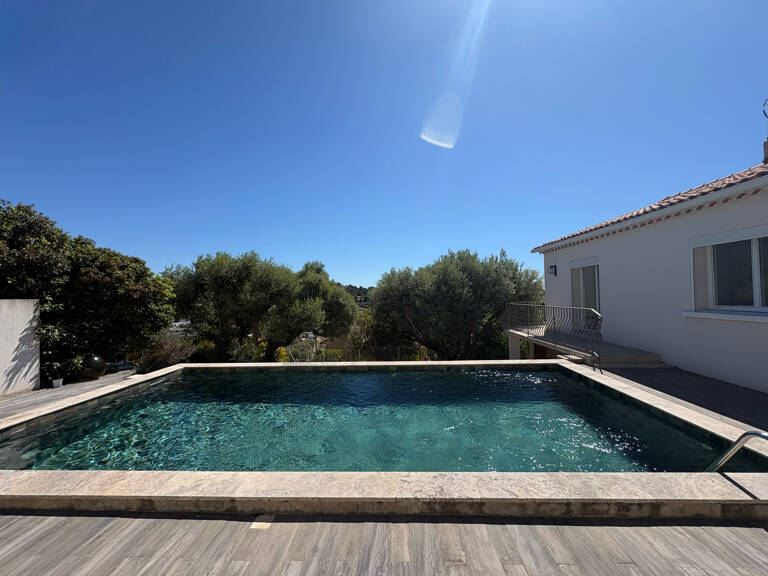 - OLLIOULES - MAISON VUE DEGAGEE + PISCINE — photo 1
