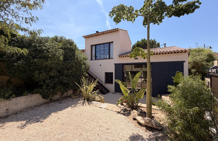 LA CADIERE D'AZUR - MAISON D'ARCHITECTE - RARE A LA VENTE — photo 2