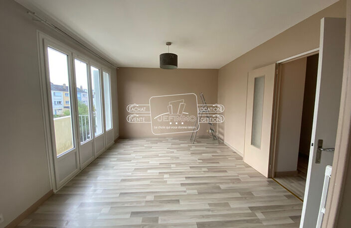SPACIEUX T2 AVEC BALCON - CAVE ET PARKING — photo 3