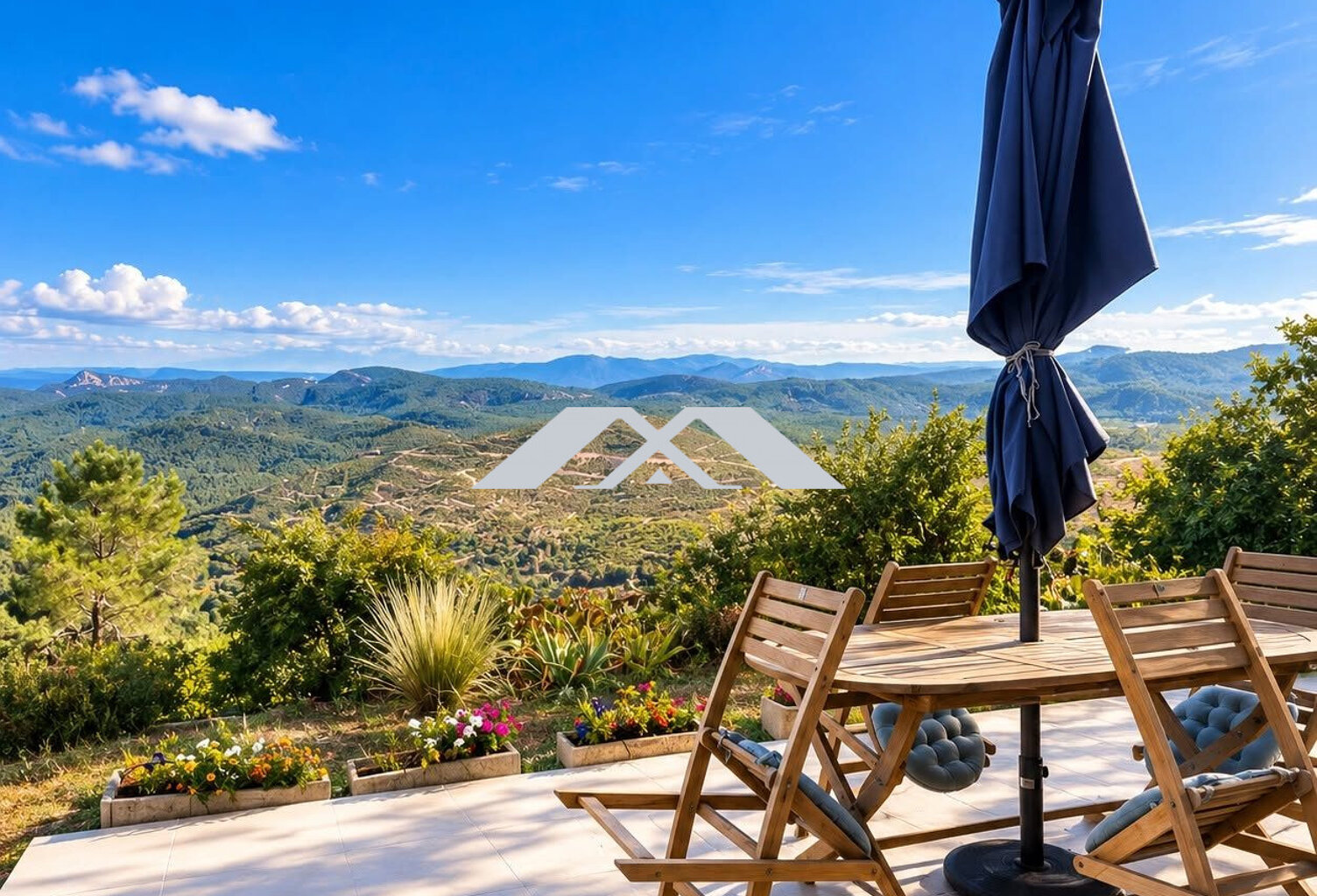VILLA AVEC VUE PANORAMIQUE EXCEPTIONNELLE — photo 1