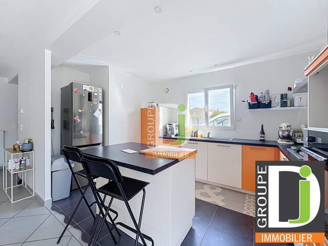 CREST  Maison familiale 120 m²  4 chambres  Piscine ? — photo du bien