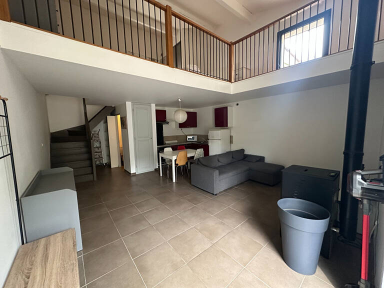 Vente Aix nord en exclusivité LC Gestion vous propose un appartement indépendant de type 2 avec cour privative — photo 1