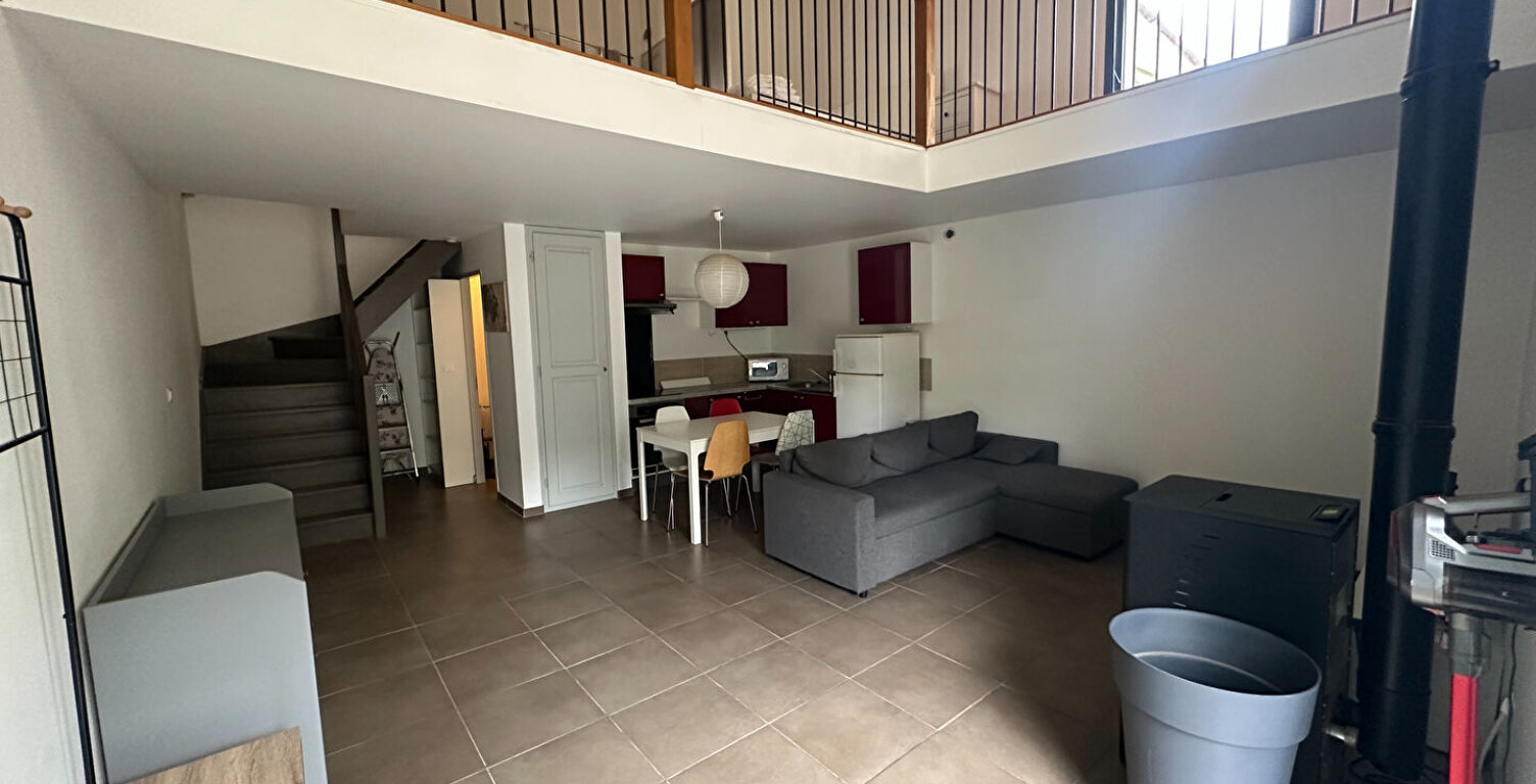 Vente Aix nord en exclusivité LC Gestion vous propose un appartement indépendant de type 2 avec cour privative — photo 1