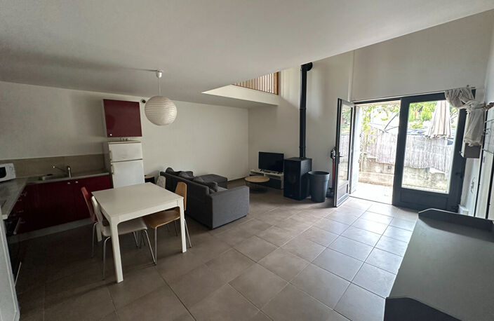Vente Aix nord en exclusivité LC Gestion vous propose un appartement indépendant de type 2 avec cour privative — photo 2