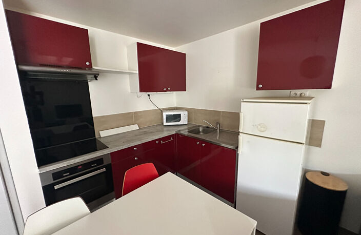 Vente Aix nord en exclusivité LC Gestion vous propose un appartement indépendant de type 2 avec cour privative — photo 3
