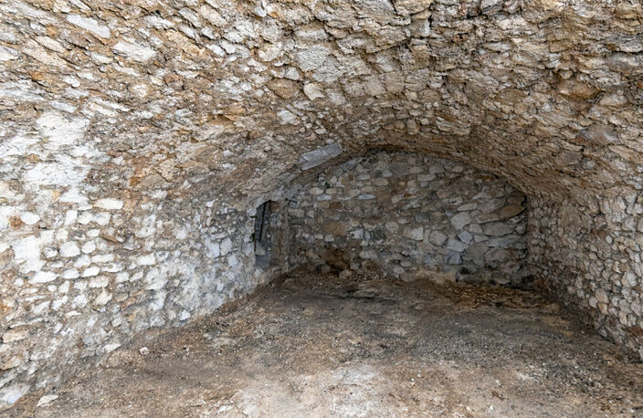 Vente Aix centre LC Gestion vous propose un local avec remise et cave. — photo 3