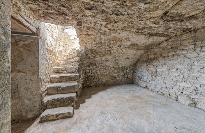 Vente Aix centre LC Gestion vous propose un local avec remise et cave. — photo 4