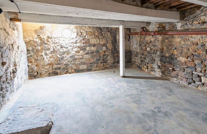 Vente Aix centre LC Gestion vous propose un local avec remise et cave. — photo 5