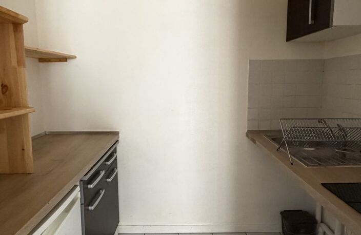 A DEUX PAS DE LA CASERNE DE BONNE — photo 2