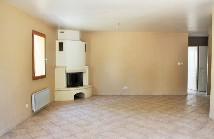 Maison avec 4 chambres et garage à Tourves — photo 3