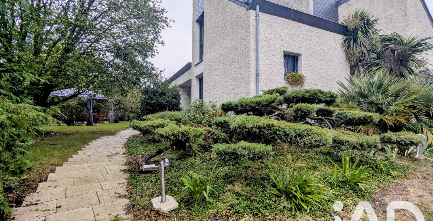 Vente Maison/villa 8 pièces — photo 1