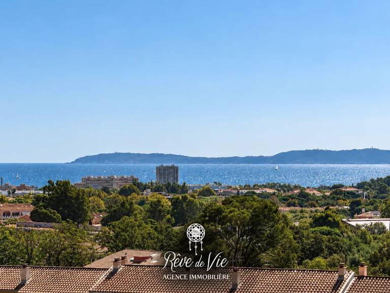 APPARTEMENT 3 PIÈCES VUE MER PROCHE DES COMMERCES — photo 1
