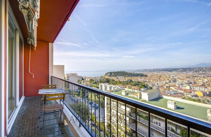 NICE MONT ALBAN - SUPERBE 3 PIÈCES AVEC BALCON ET PARKING — photo 2