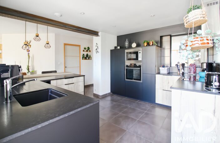 Vente Maison/villa 8 pièces — photo 4