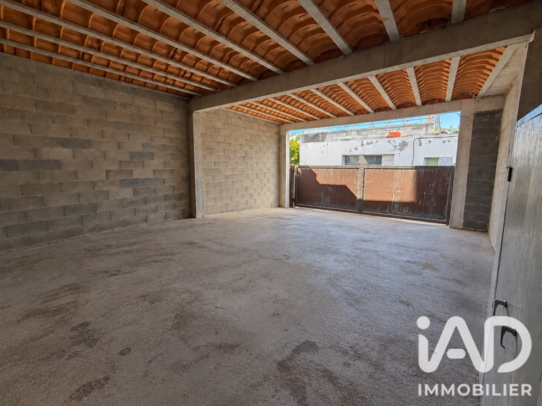 Vente Garage 50 m&sup2; — photo 1