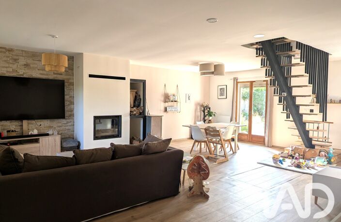Vente Maison/villa 7 pièces — photo 2
