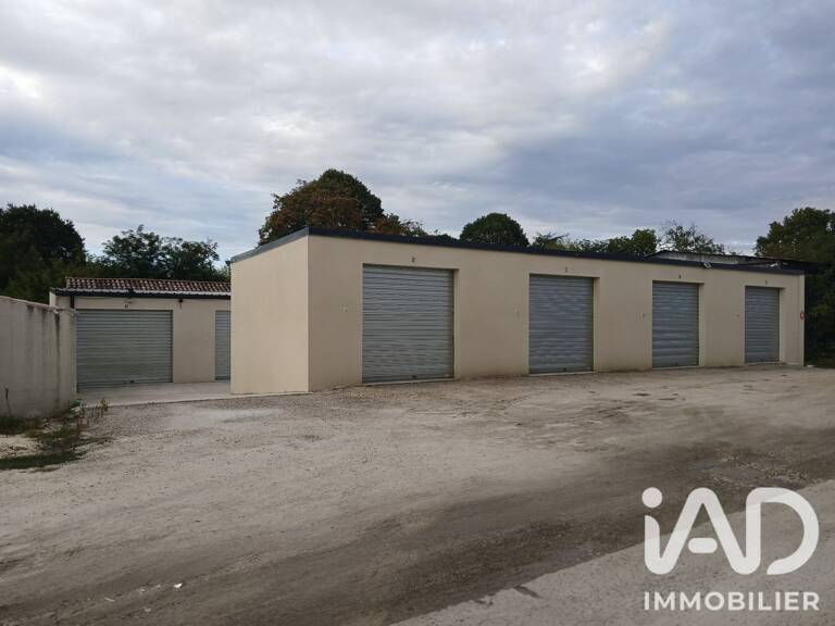 Vente Garage 373 m&sup2; — photo 1