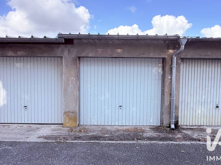 Vente Garage 14 m&sup2; — photo 1