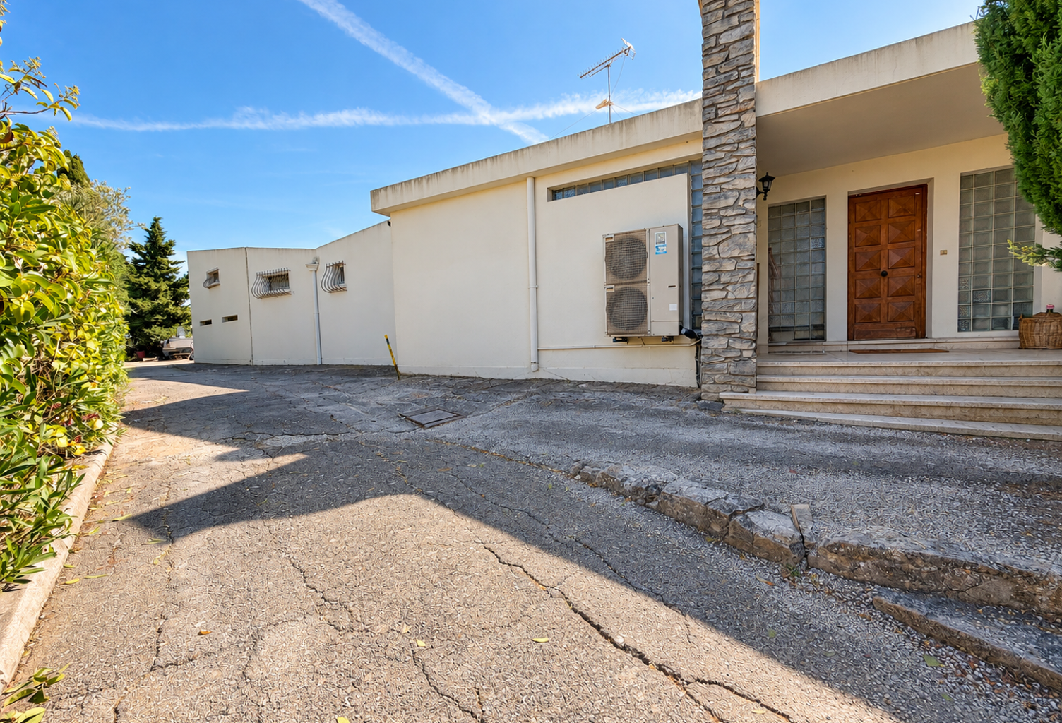 Martigues Jonquières   Maison de plain-pied de 120 m2 sur 1 — photo 1