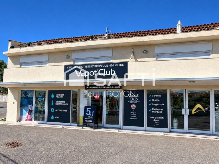 Locaux destinés exclusivement à l'exploitation d'un fonds de commerce de vente au détail (cigarettes électroniques) — photo 1