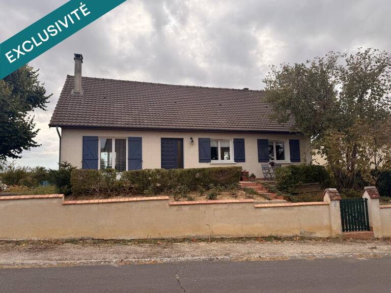 « À 10 min de Bourges, une maison familiale soigneusement entretenue aux beaux volumes » — photo 1