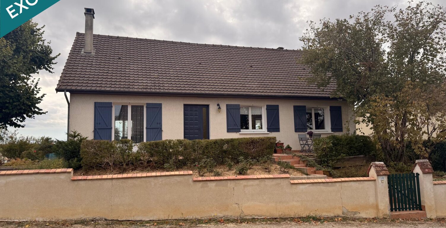 « À 10 min de Bourges, une maison familiale soigneusement entretenue aux beaux volumes » — photo 1