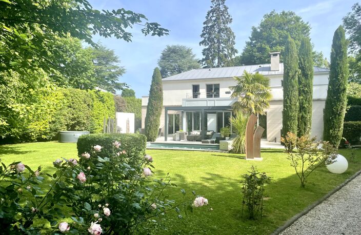 Villa d'architecte avec piscine et volumes exceptionnels — photo 3