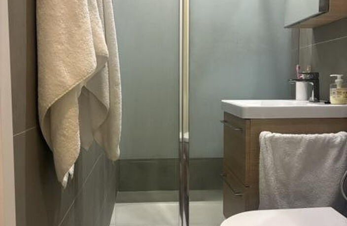 T2 - rénové, meublé, équipé et libre - 28 m² — photo 3