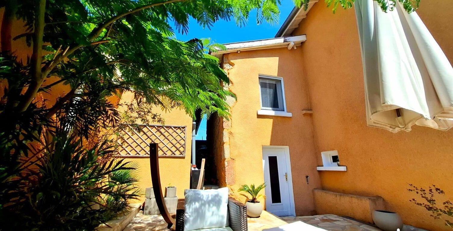 Maison de ville pleine de charme — photo 1