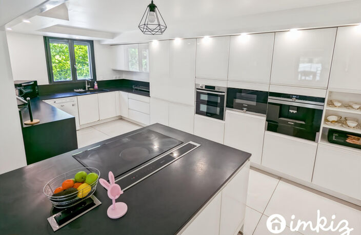 Belle propriété, beaucoup d'espace et piscine — photo 4