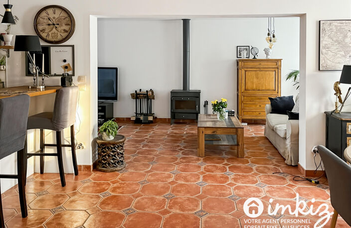 Maison de 228 m2 + dépendances  de 28  m2 — photo 5