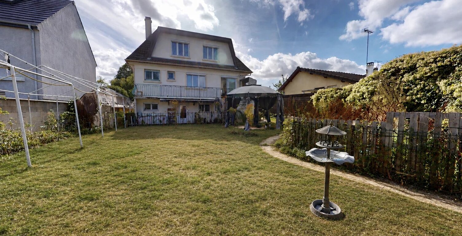MAISON 7 PIÈCES - 5 CHAMBRES — photo 1