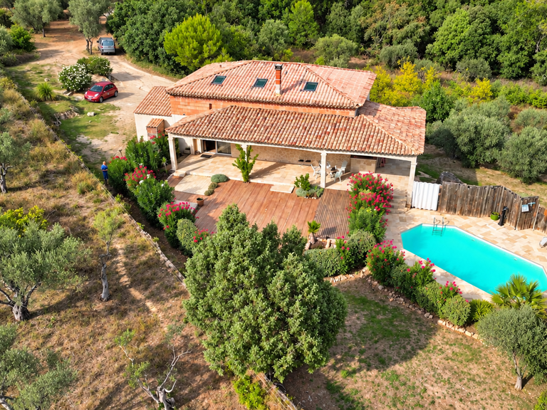VAR (83) - À VENDRE - SALERNES - Villa atypique avec 5 chamb — photo 1