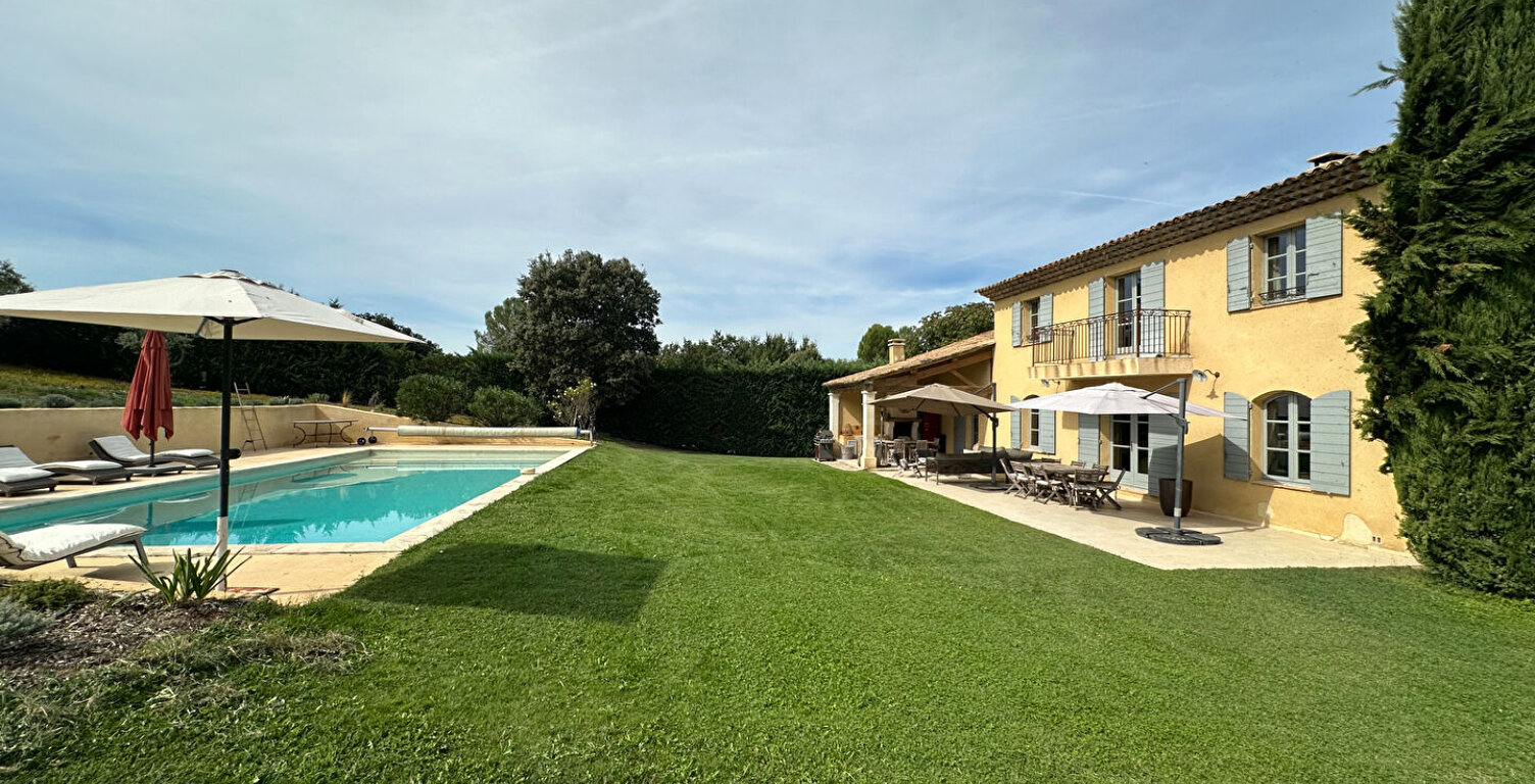 Vente Aix nord  proche Venelles LC Gestion vous propose une maison individuelle traditionnelle de 178m² sur 1800m² de terrain avec piscine, rare — photo 1