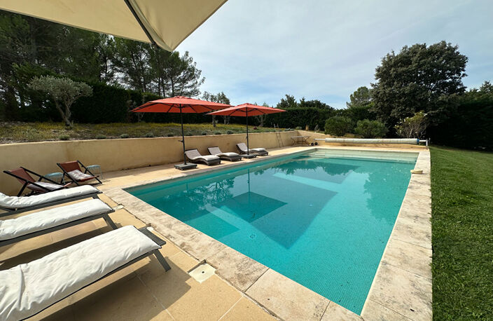 Vente Aix nord  proche Venelles LC Gestion vous propose une maison individuelle traditionnelle de 178m² sur 1800m² de terrain avec piscine, rare — photo 2