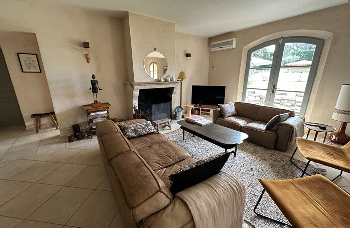 Vente Aix nord  proche Venelles LC Gestion vous propose une maison individuelle traditionnelle de 178m² sur 1800m² de terrain avec piscine, rare — photo 3