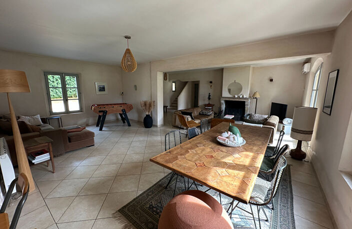 Vente Aix nord  proche Venelles LC Gestion vous propose une maison individuelle traditionnelle de 178m² sur 1800m² de terrain avec piscine, rare — photo 4