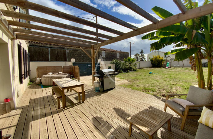 Maison Pisany 5 pièce(s) 180 m2 — photo 2