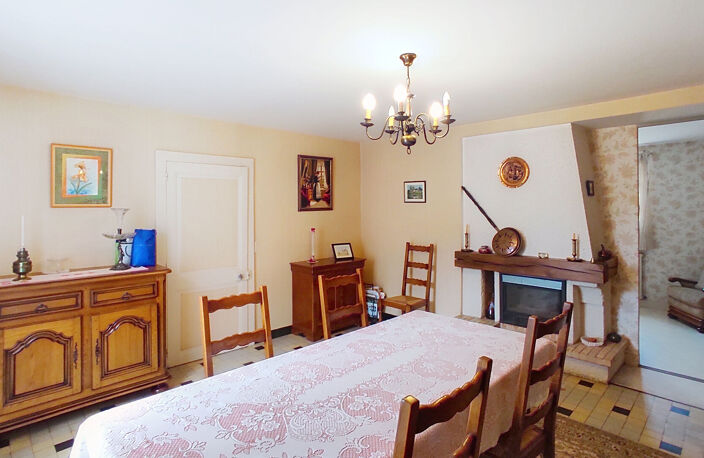 MAISON DE CENTRE BOURG AVEC DEPENDANCE — photo 5