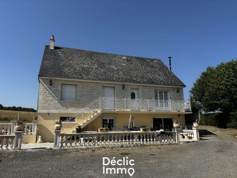 Maison individuelle avec piscine et 7 000 m² de terrain  Candes-Saint-Martin (37500) — photo 1