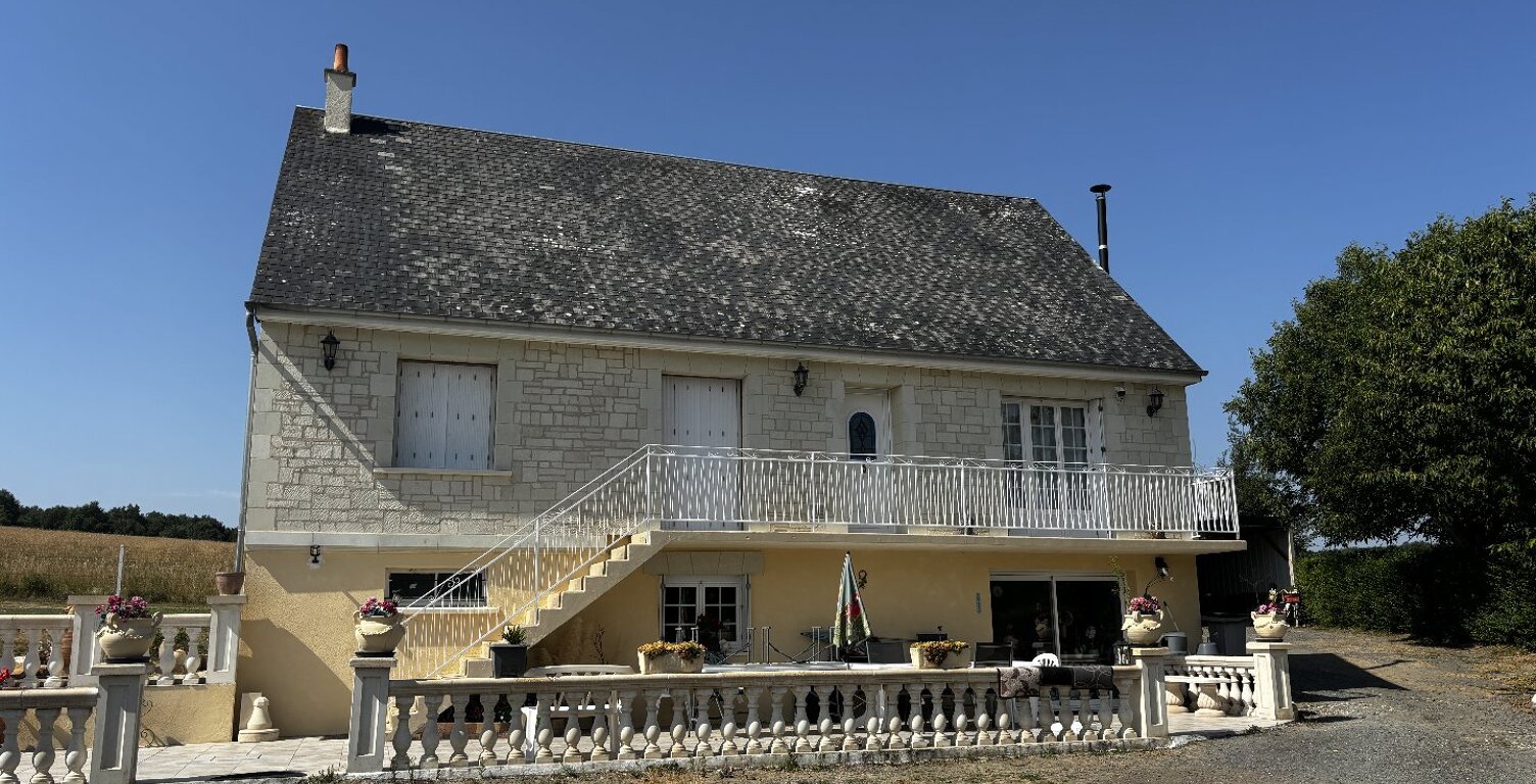 Maison individuelle avec piscine et 7 000 m² de terrain  Candes-Saint-Martin (37500) — photo 1