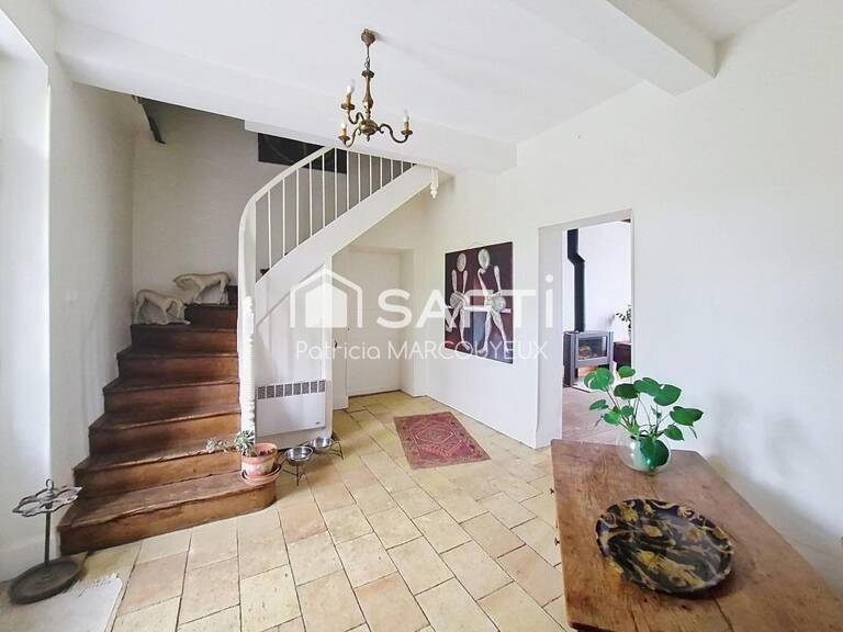 Maison de maître, charme et potentiel dans un écrin de verdure — photo 1