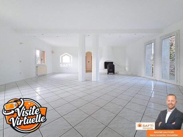Maison familiale avec vue dégagée. — photo du bien