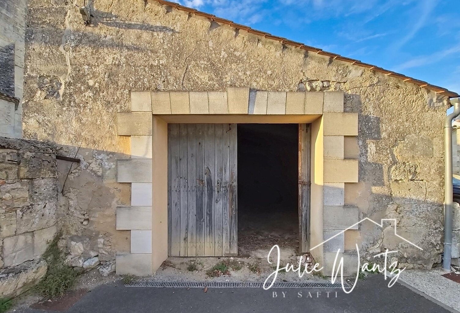 Grange en pierres à rénover — photo 1