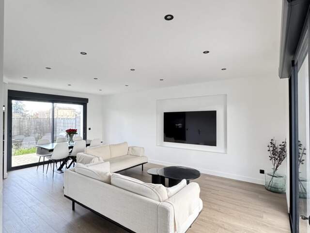 Maison neuve 2025  3 chambres  Terrain d'environ 350 m²  Saint-Laurent-d'Arce — photo du bien