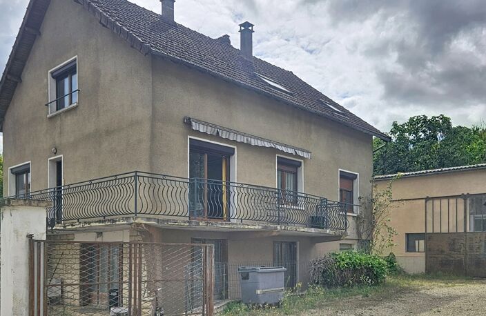 Vente Maison/villa 8 pièces — photo 2