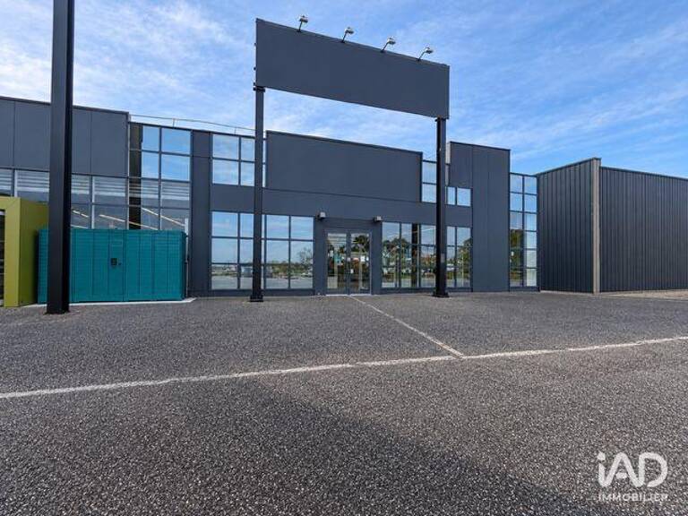 Location Boutique/Local commercial 590 m&sup2; — photo 1