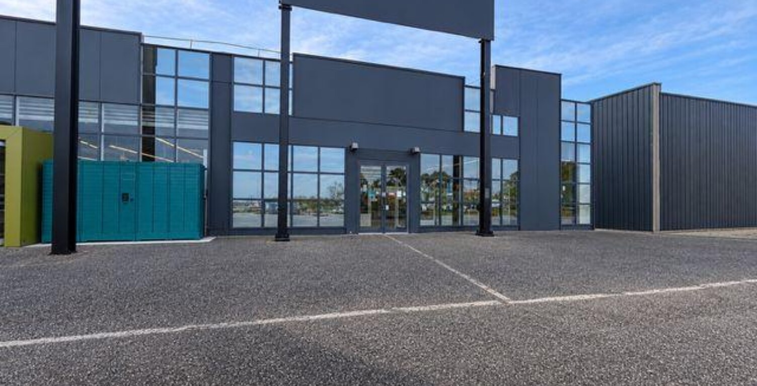 Location Boutique/Local commercial 590 m&sup2; — photo 1